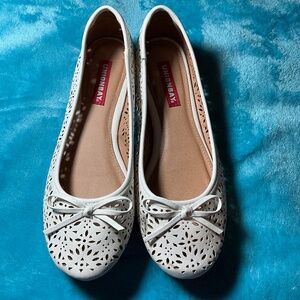 Cute summer flat shoes…